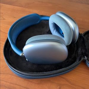 Apple AirPods Max headphones+USB-C power adapter+WaterfieldsAirPods Max Shield